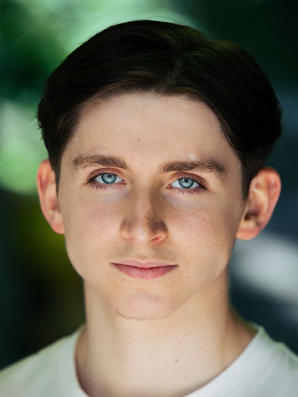 Actor headshot Kent